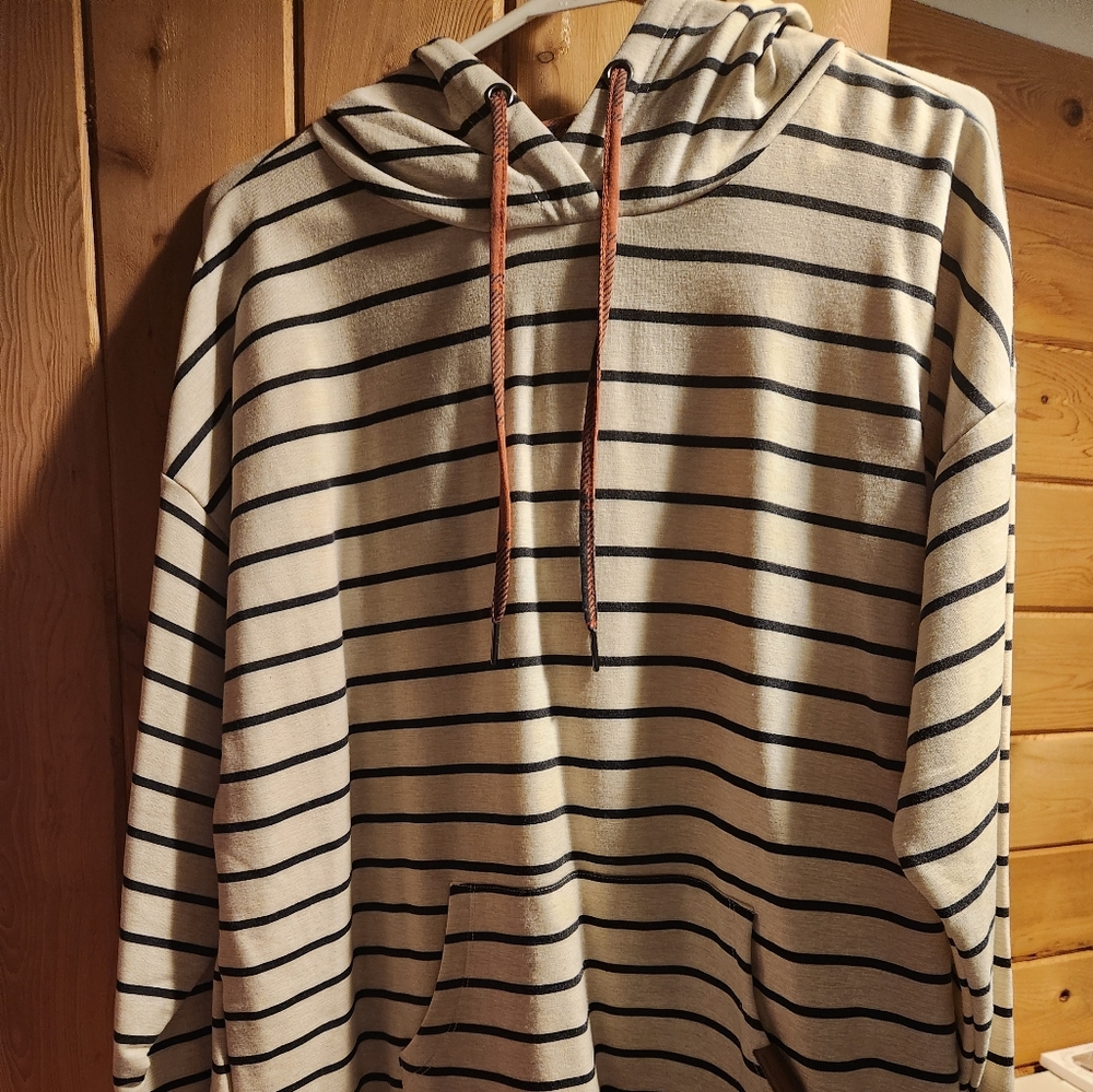 NWT..women's top plus size.